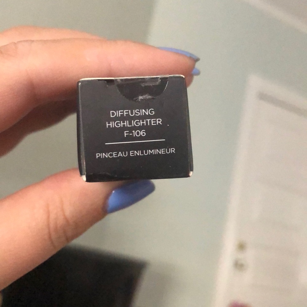 Urban Decay Diffusing Highlighter brush - Picture 2 of 4
